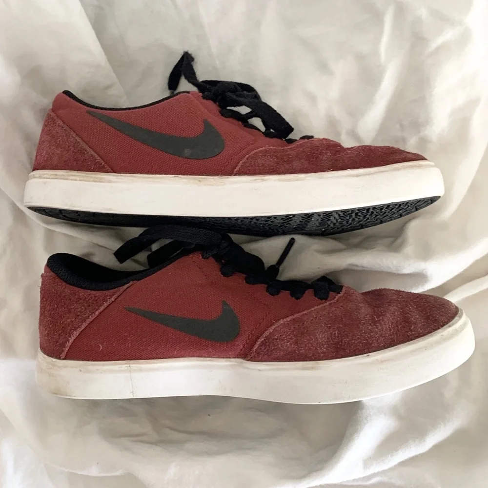 Nike Kids Burgundy and Black Sneakers